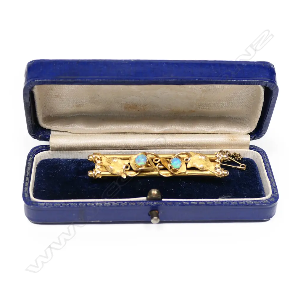 Harrop & Neill (Dunedin) 9ct gold and opal bar brooch, Image 1++